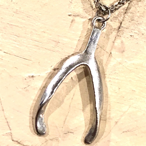 3/$32 VTG 90s Unisex Silver Tone 1.5" L Wishbone Pendant on 18" Necklace Chain - Picture 6 of 12